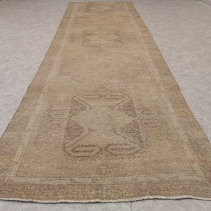 Tapis de passage en laine vintage délavé, 3,71 x 12,79 pieds neutre oushak, tapis de course turc fait main, large chemin de fer oushak