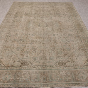 Timeless Elegance: Vintage Heriz Wool Rug from the 1960&#39;s - 7.97&#39;x10.95&#39; Heriz Wool Rug, Vintage Area Rug, Handknotted Rug