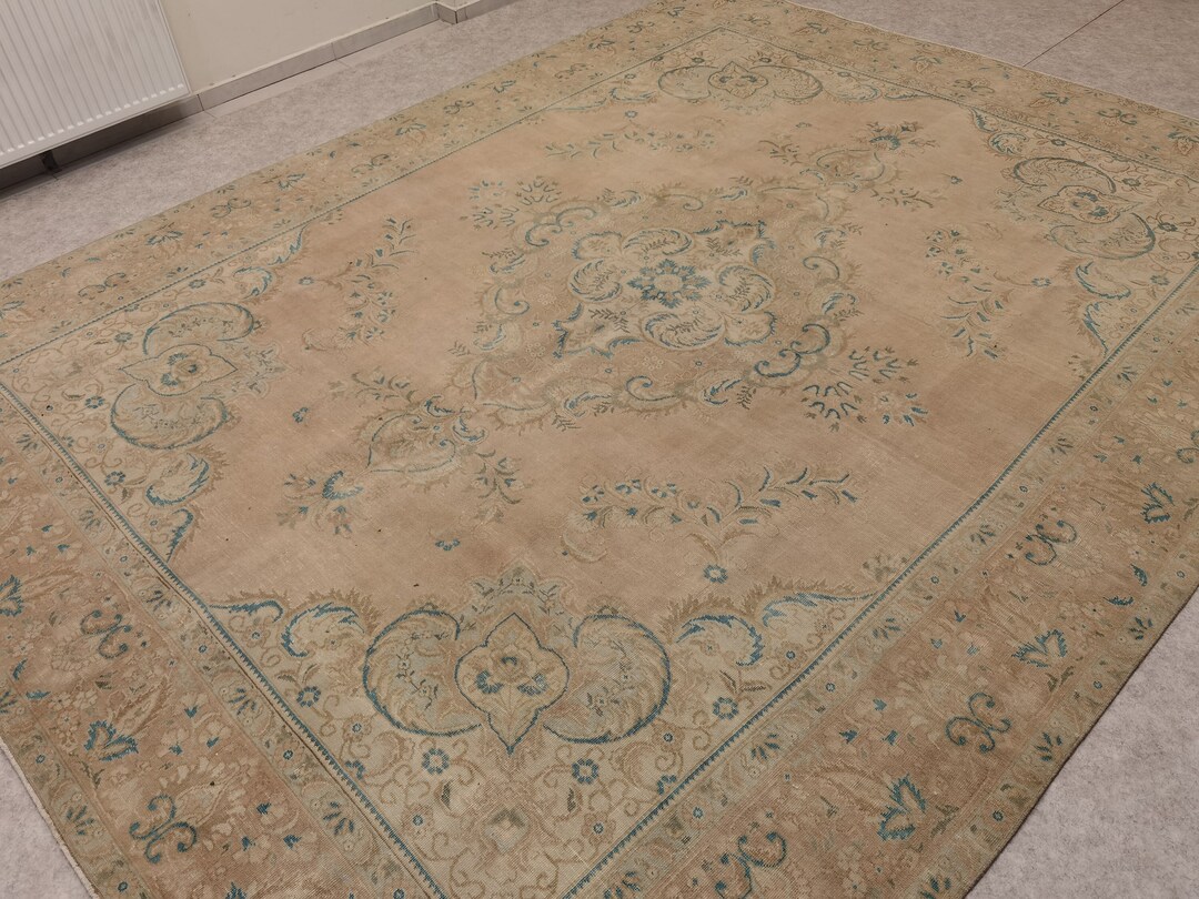 Vintage 1960s Oushak Turkish Wool Rug - Classic Medallion and Bordered ...