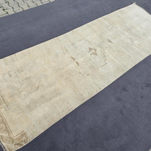 Tapis de passage turc en détresse 3,74&#39;x11,06&#39; vintage Oushak, tapis en laine vintage, tapis turc marron, tapis de passage neutre, tapis de passage en laine vintage