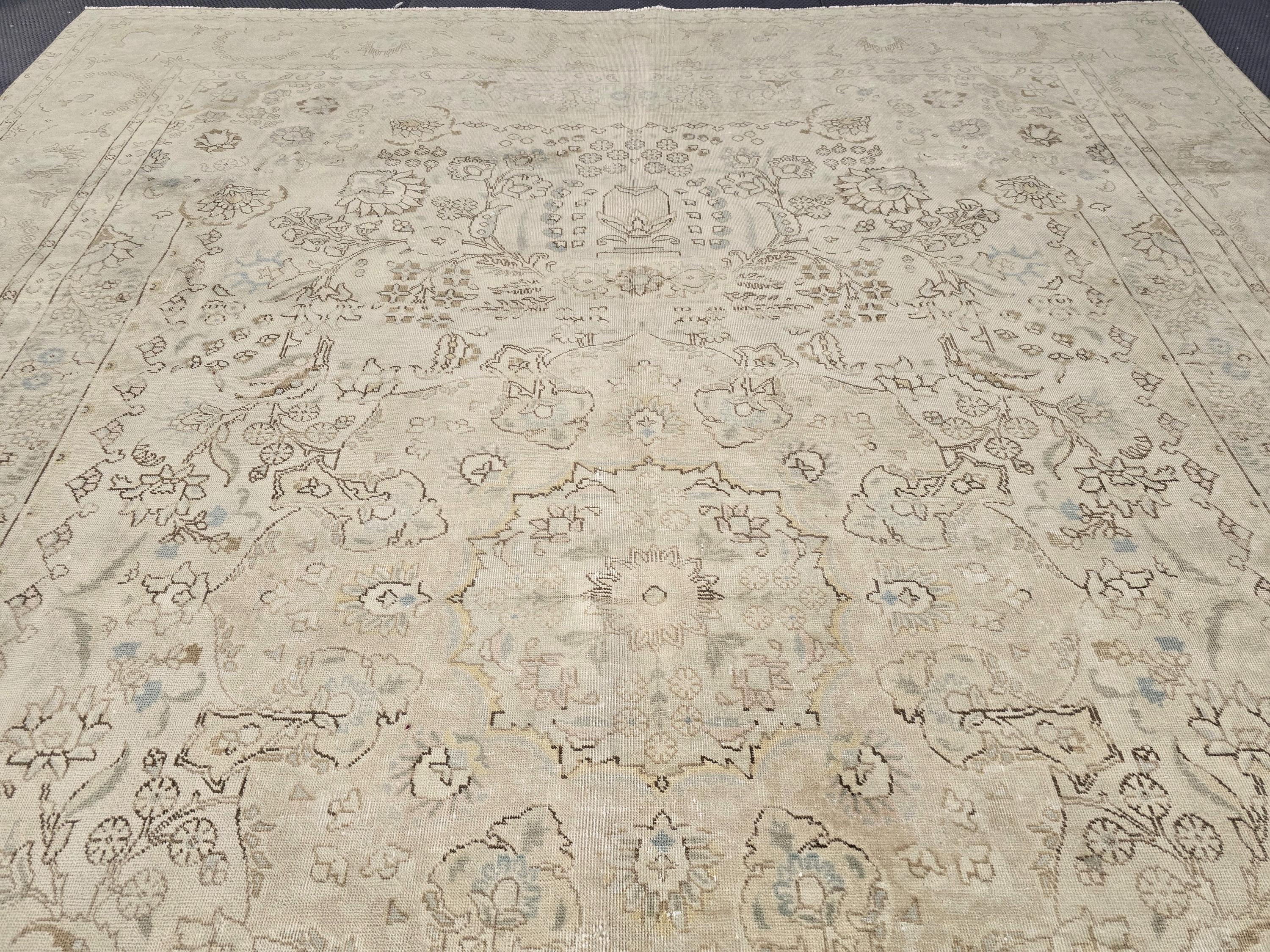 Oversized Oushak Area Rug, 9.55x12.33 feet Distressed Wool Rug, Large Vintage Rug, Faded Turkish Rug, Vintage Area Rug, Handmade Turkish Rug