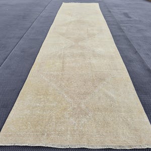 Tapis de passage en laine marron, 3,02 x 11,98 pieds, tapis de passage fait main, tapis de passage oriental, tapis de passage turc neutre, tapis de passage vintage délavé