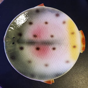 Set of 4 Vintage 9&quot; Fish Plates