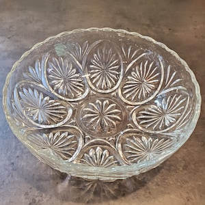 MC Anchor Hocking Cut Glass Star and Medallion 8&quot; Bowl