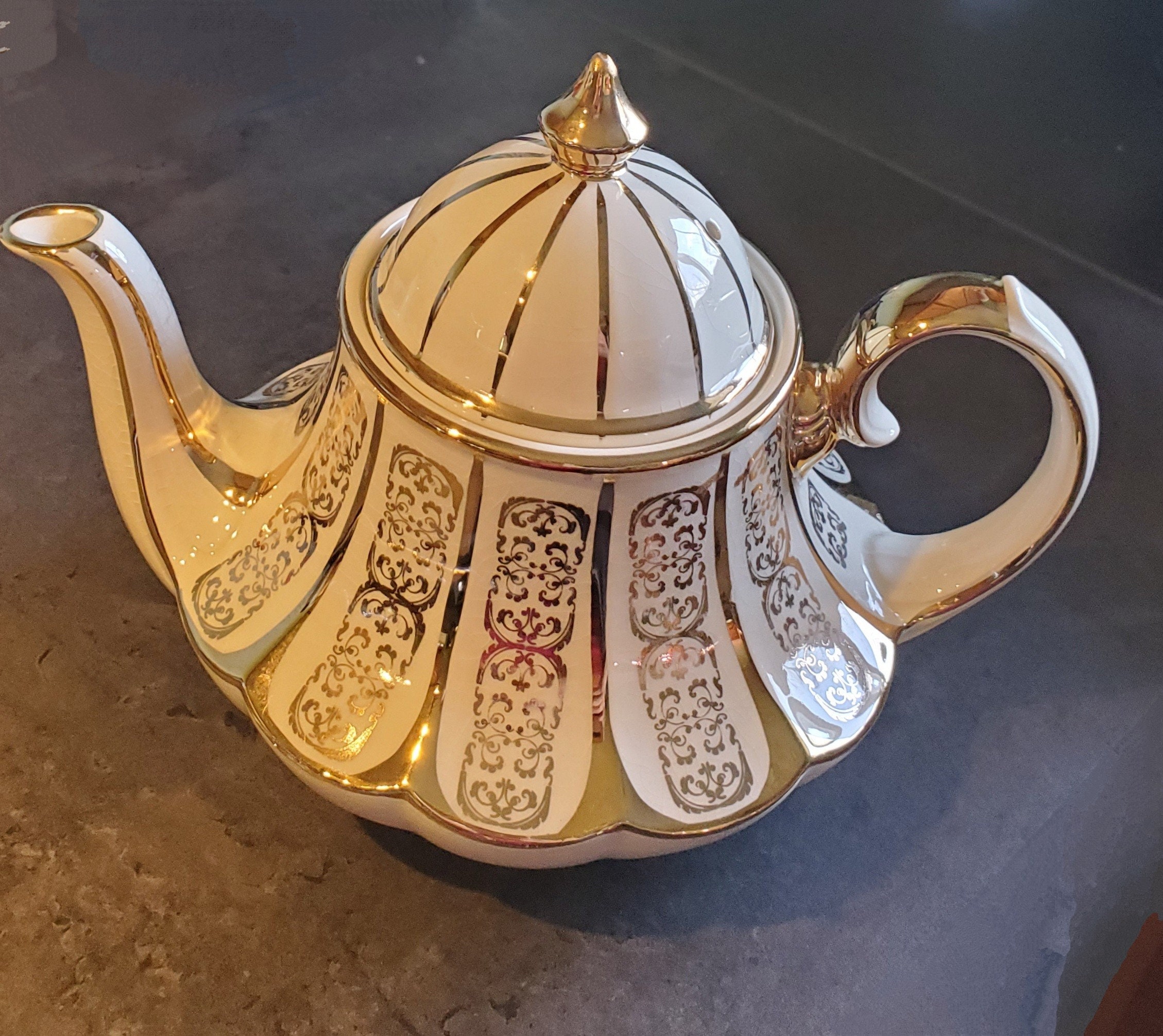Vintage Teapot Cream and Gold by Sadler 3181 Bell Marquee