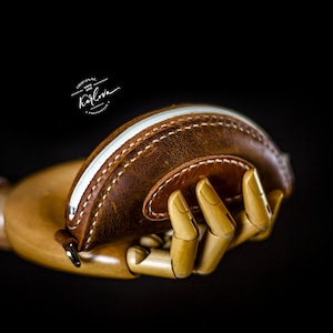 Wzór i samouczek wideo na miniaturowe etui zapinane na zamek La Empanada, szablon ze skóry, pobierz plik PDF DIY