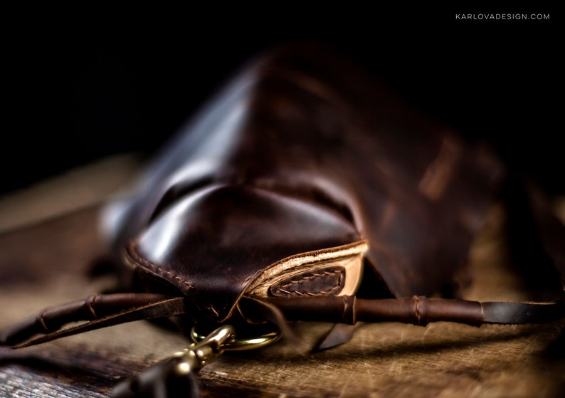 Leather Isopod Sling PDF Pattern with SVG file. Giant Deep Sea Bathynomus Bag Template Download (with video tutorial)