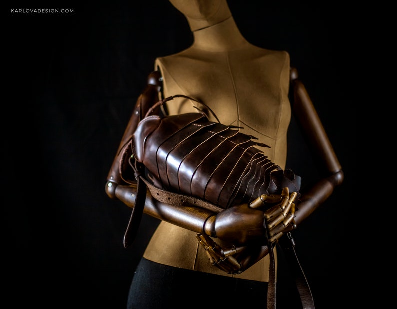 Leather Isopod Sling PDF Pattern with SVG file. Giant Deep Sea Bathynomus Bag Template Download (with video tutorial)
