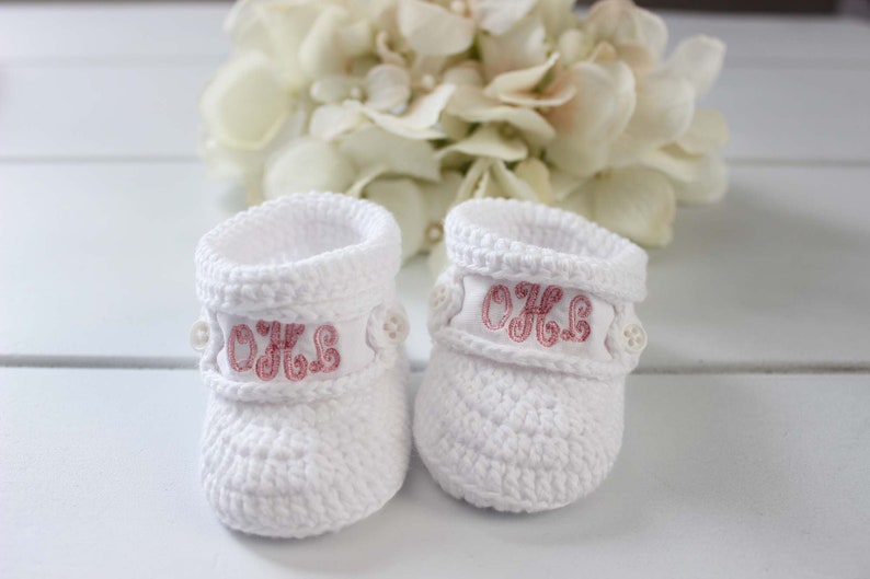 Chaussons bébé personnalisés, chaussures monogramme bébé garçon fille, chaussettes bottines à emporter au crochet, cadeau cadeau bébé personnalisé image 3