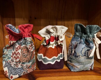 Tapestry Gift Bag Set: Regiftable Fabric Gift Bags