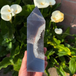 Schwarzer Achat Turm mit Druzy Cluster - High Grade (2.8lbs)
