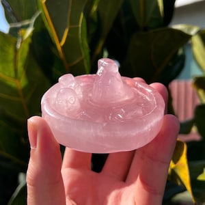 Spirited Away Chibi No Face in Bathhouse Pool - Rose Quartz Carving (0.4lbs)