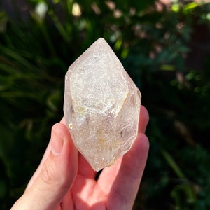 Enhydro Quartz w/ Clay Inclusions & Record Keeper Marks - 5 Water Bubbles - High Grade (0.3lbs)