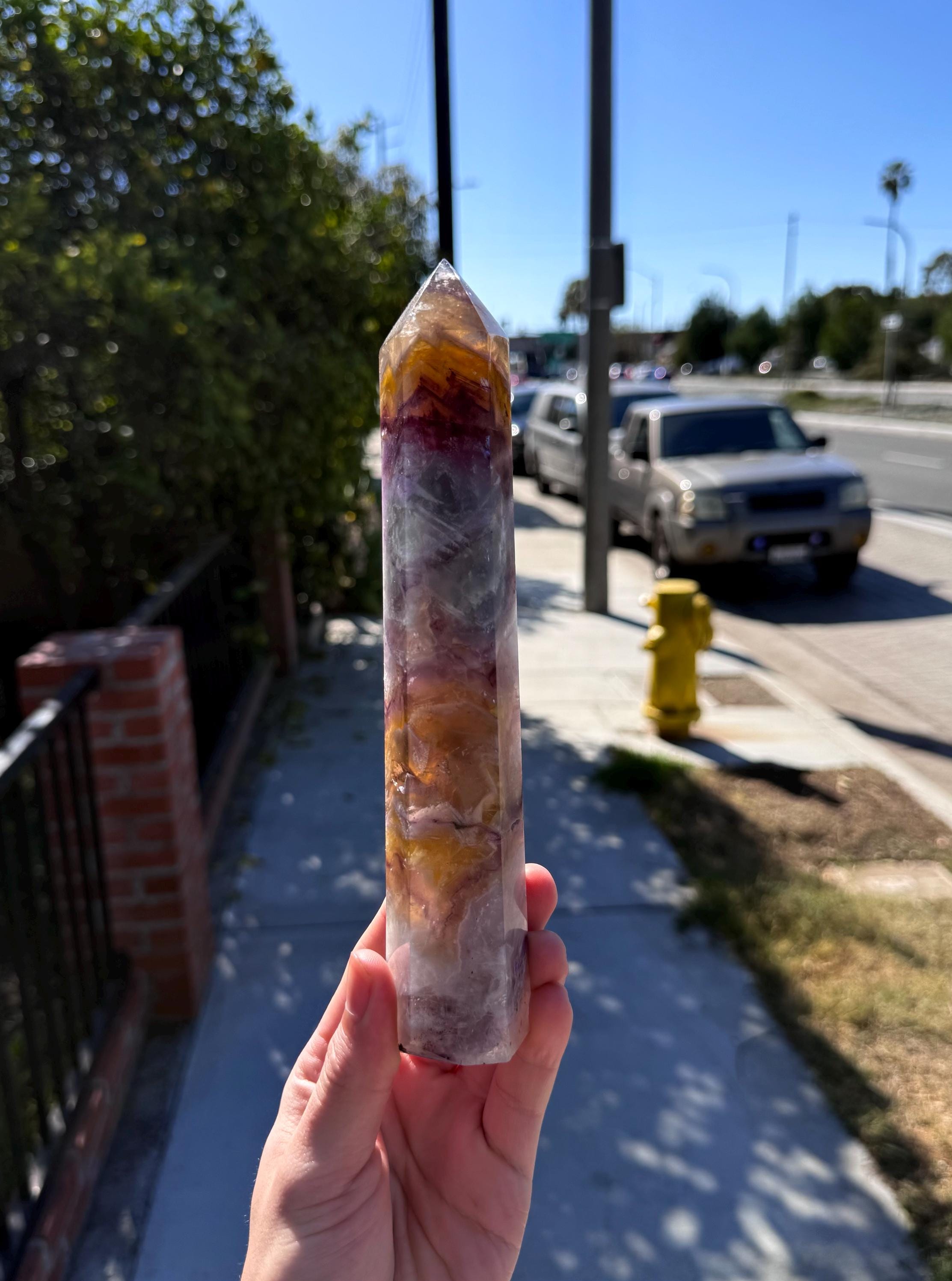 ユニコーン フローライト タワー - 高級 (1.6 ポンド) - Etsy 日本