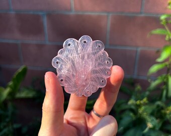 ローズクォーツ 九尾狐 彫刻 天然石 ハイクオリティ 高透明 一点物 宝石質のローズクォーツ製九尾狐（約50g） - Etsy 日本