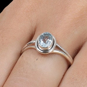 Handmade Oval Blue Topaz Ring: Sterling Silver 925