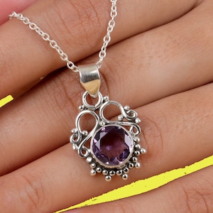 Handgjort ametisthänge i sterlingsilver: Boho ädelstenssmycken