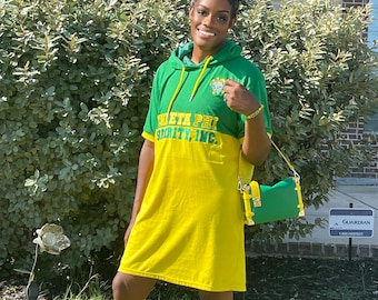 Neues Chi Eta Phi Hoodie Kleid
