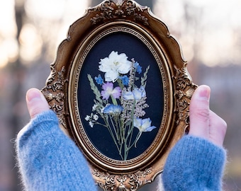 押し花アート　楕円額入り　壁掛け　花絵　35×43　ハンドメイド ヴィンテージブックページの押し花アート：楕円形のボタニカル壁掛け