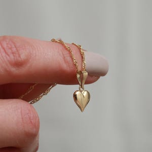 14K Solid Gold Dainty Herz Halskette, minimalistische Design Sacred Heart Anhänger Halskette