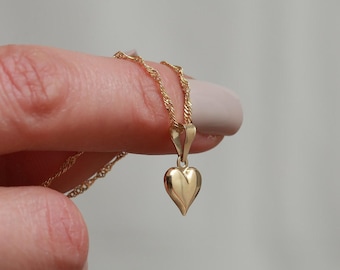 14K Solid Gold Dainty Heart Necklace,Minimalist Design Sacred Heart Pendant Necklace