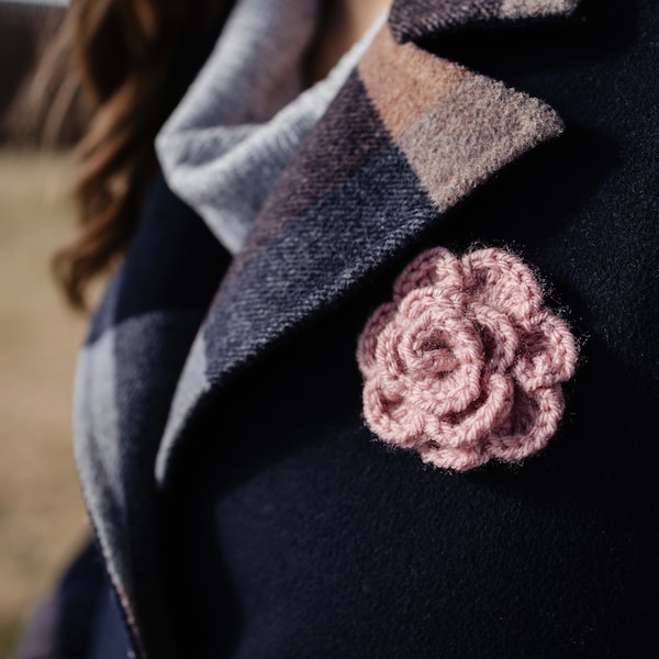 Rose Pin, customizable - Accessory : Handmade, Crochet