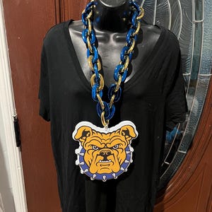 青と金の NCAT Aggie ファン フォーム チェーン