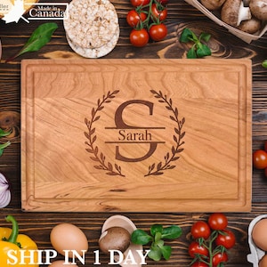 Charcuterie Board, Engraved Present for Mom, Personalized Cutting Board Mother&#39;s Day Gift, Unique Mothers Day Gift