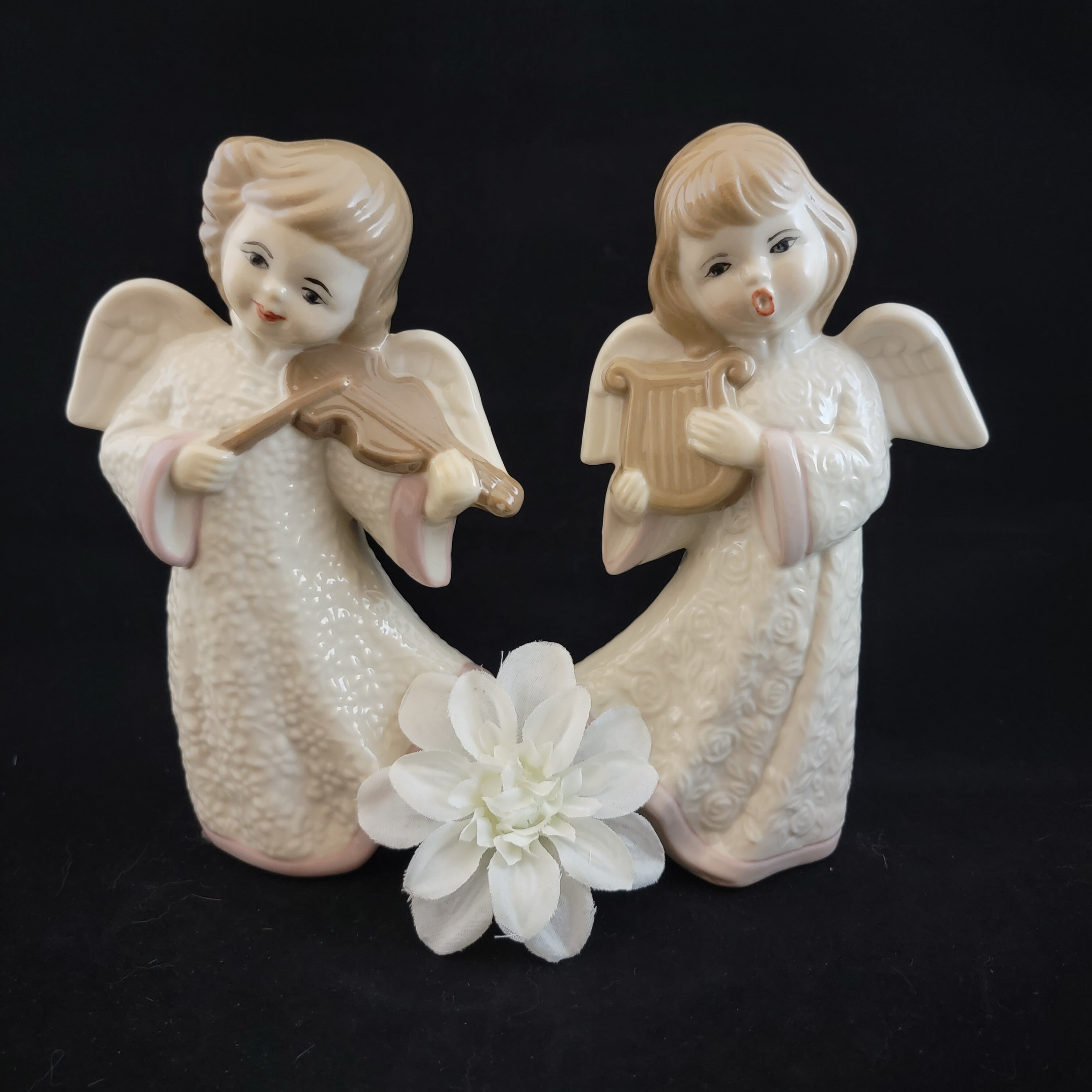 Porcelain Angel's playing violin and lyre set 2
