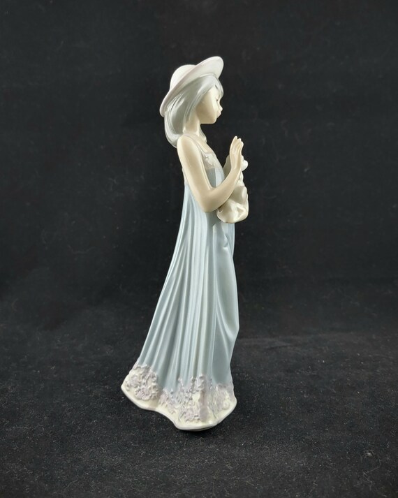 Lladro Girl With a Hat Figurine 5645 Vintage Mint Condition With
