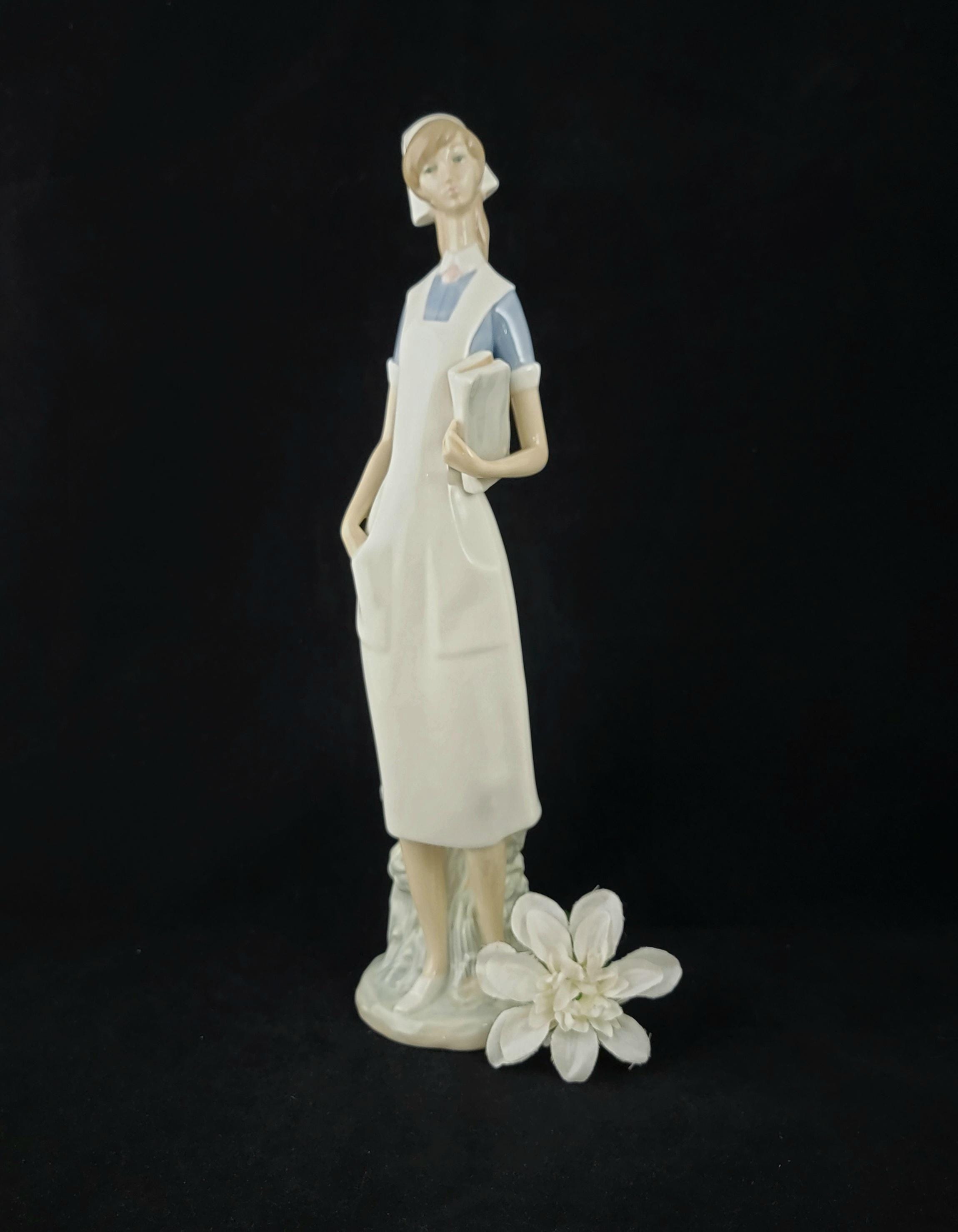 Lladro Nurse Figurine 4603 Excellent Condition - Etsy