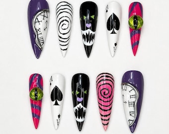 Grinsekatzen Wunderland Drücken Sie auf die Nägel |  Alice im Wunderland Nail Art | Spielkarte & Illusion Illusion Nägel | Halloween Nägel | JB109HK