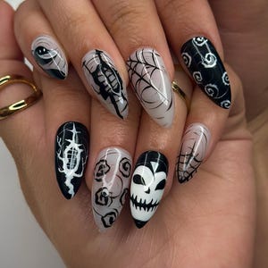 Gothic Skull Halloween Press On Nails | Black & White Creepy Nail Art | Halloween Horror Inspired | Unique Gothic Nail Set| JB150HC