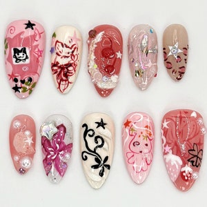 Uñas postizas con temática de dibujos animados kawaii / Lindas uñas postizas rosas con personajes divertidos / Diseños de gatos y fresas / Acentos 3D únicos / JB599HC
