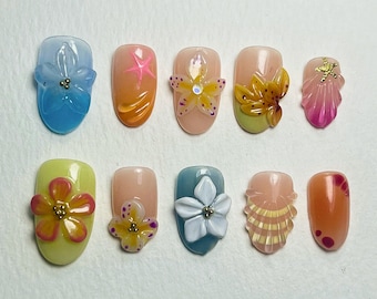 ピンクの花のネイル、ストロベリーフラワーのプレスオンネイル