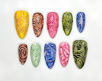 Press-on naglar med himmelsk snidad textur | Nagelkonst med abstrakt natur | Nagelset med jordelement | 3D-snidade naglar | Färgglada press-on naglar | JB932HC