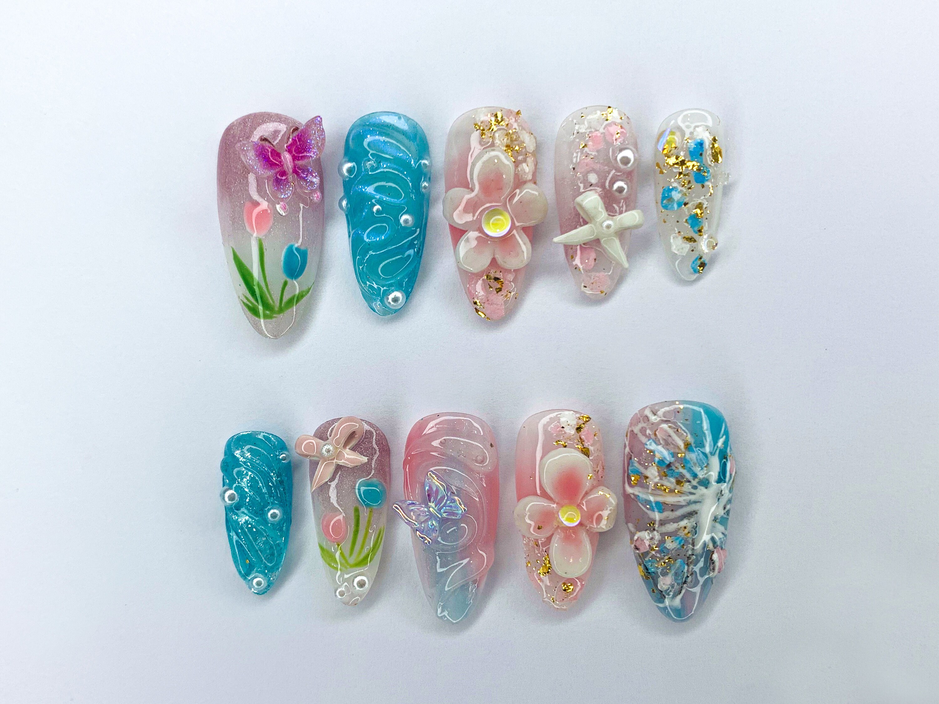 3D スプリング ガーデン プレスオン ネイル | 花、蝶、ゴールドの