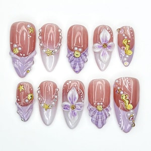 Unhas postiças Lavender Ocean Bloom | Nail Art 3D com conchas e cavalos-marinhos | Pontas de sereia com flores roxas | Conjunto longo brilhante | JC954EK