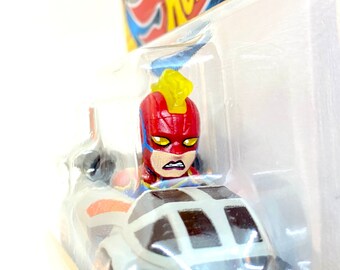Hot Wheels Racer Verse Captain Marvel