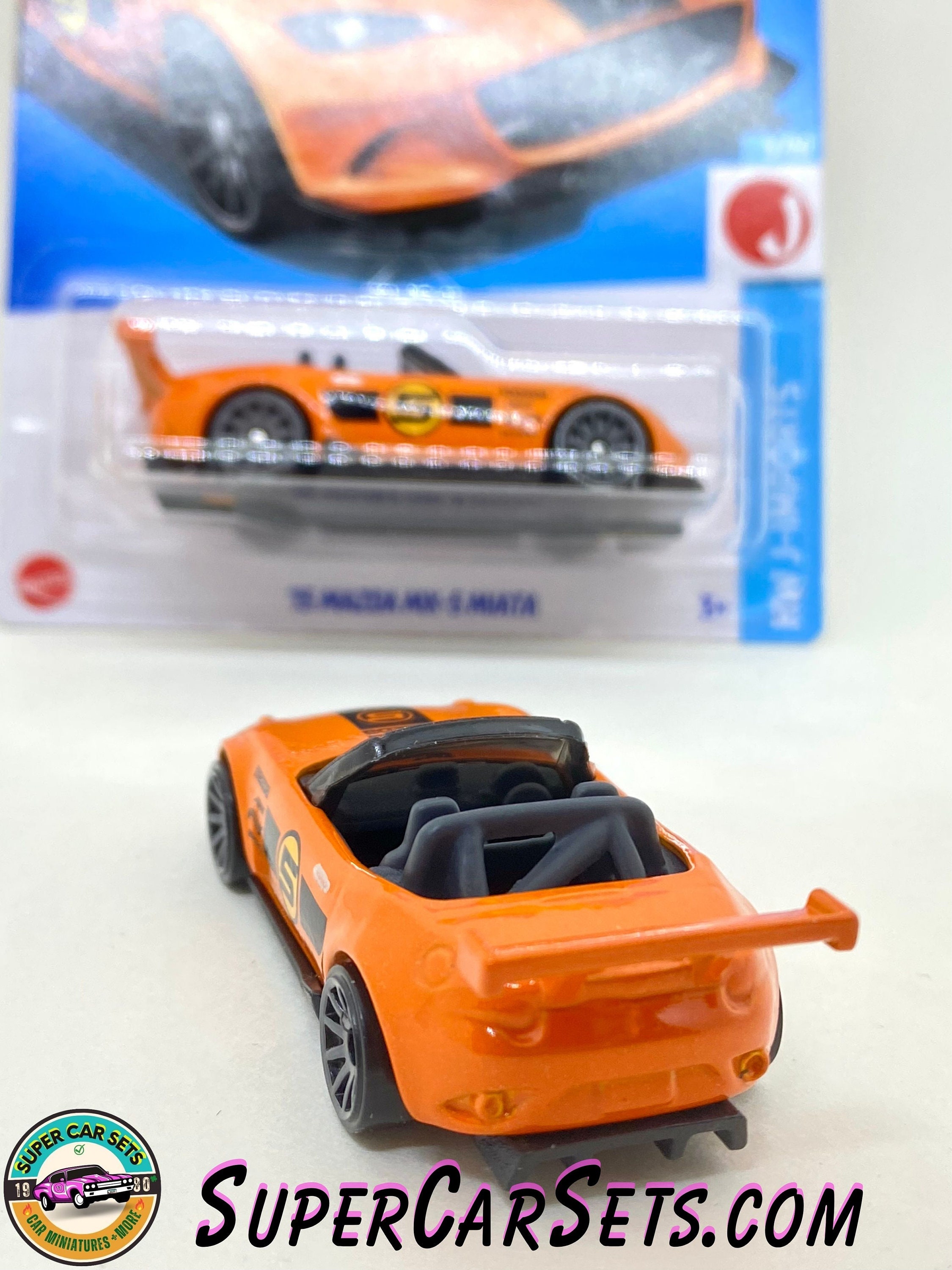 15 Mazda MX-5 Miata (orange Colour) - Hot Wheels HW J 15 Mazda MX-5 Miata (orange Colour) - Hot Wheels HW J