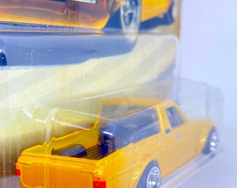 75 Datsun Sunny Truck (B120) - Hot Wheels Premium - Japan