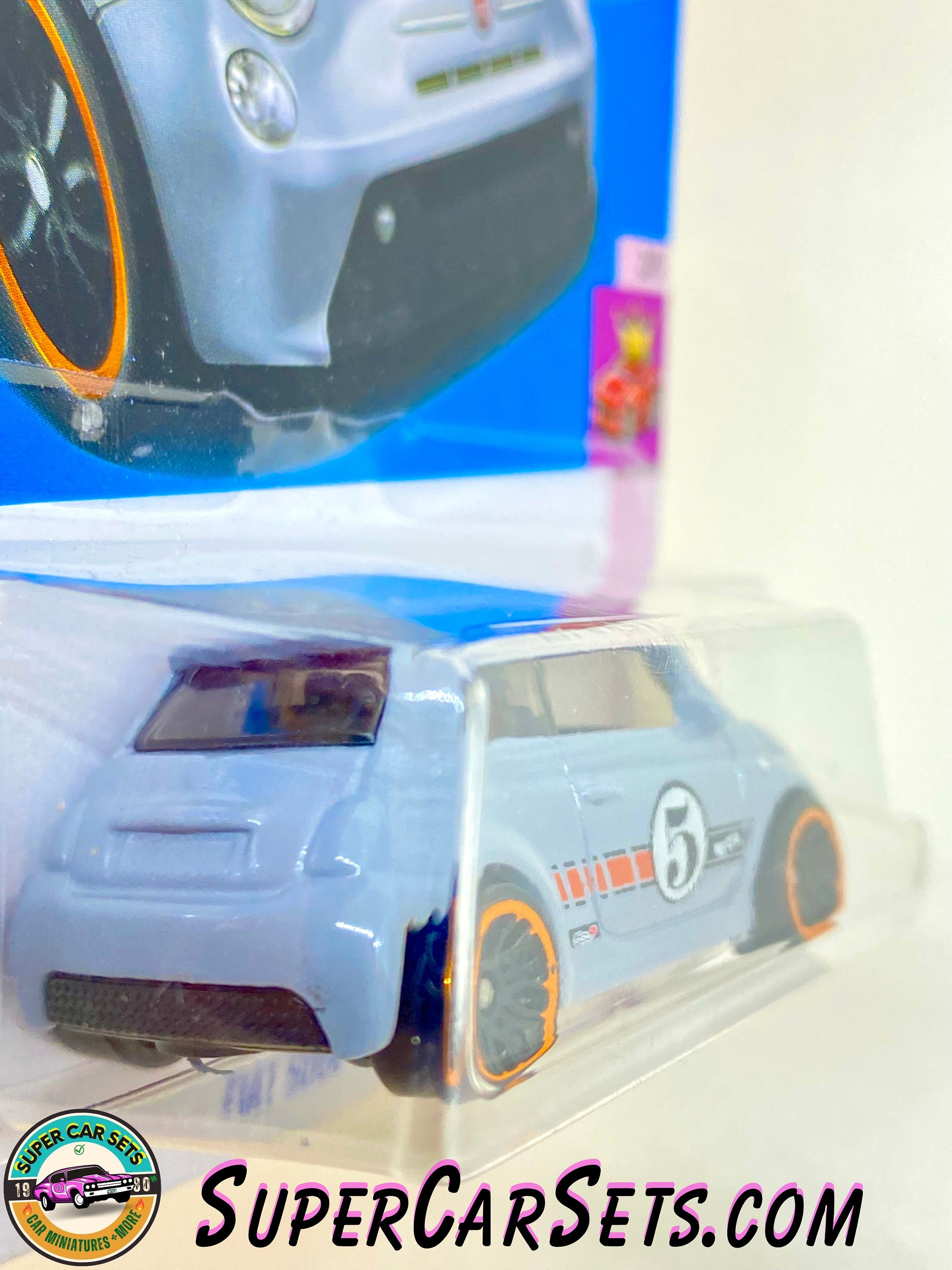 Hot Wheels Fiat 500e - Compact Kings 2/5 - HTD03 - Carte courte - Bleu - Mattel 2024 - 1:64 Hot Wheels Fiat 500e - Compact Kings 2/5 - HTD03 - Carte courte - Bleu - Mattel 2024 - 1:64