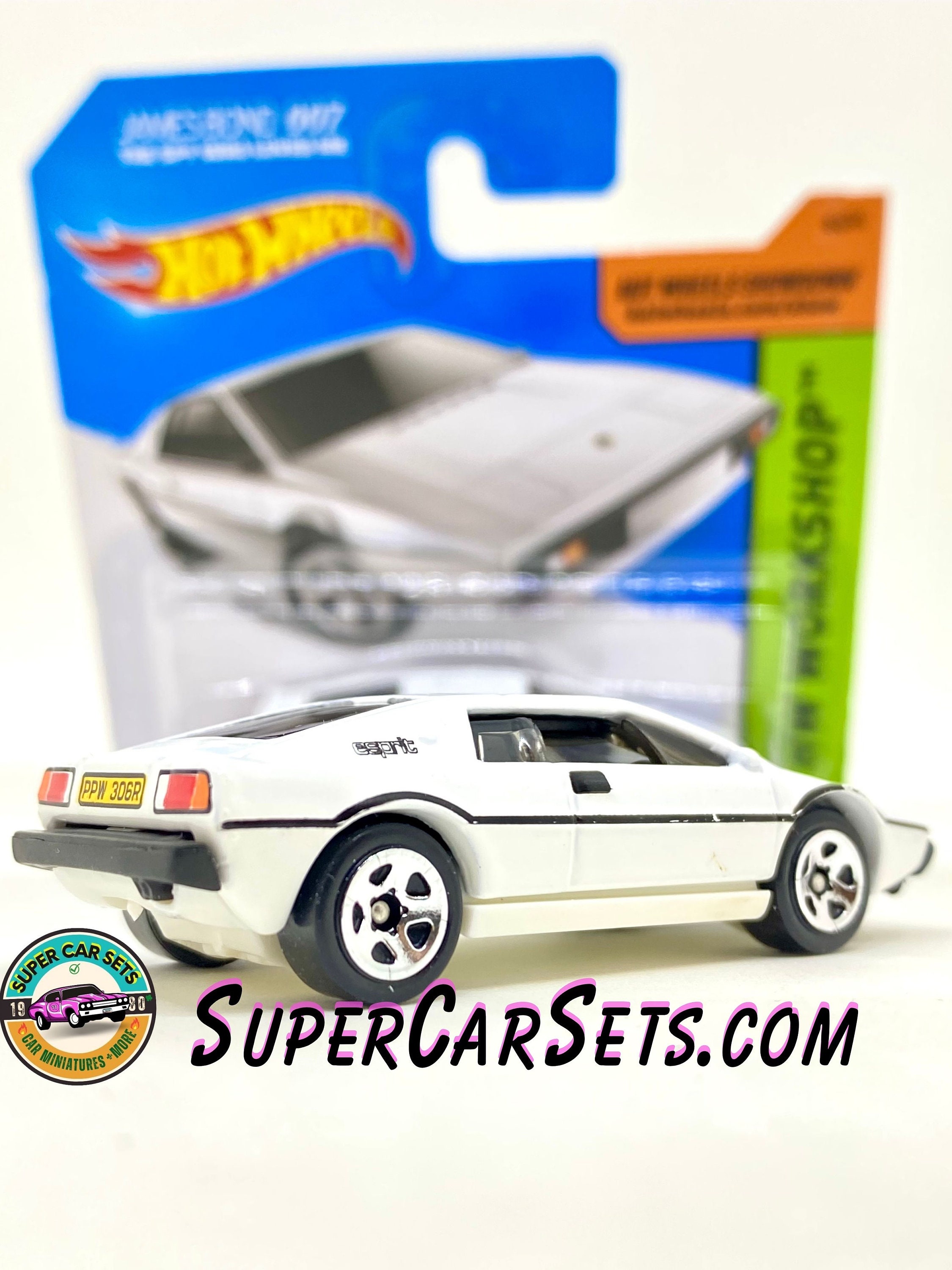 Hot Wheels HW Workshop 2015 (219/250) Lotus Esprit S1 (james Bond