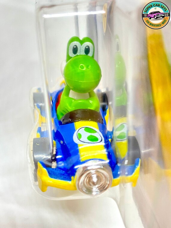 ミニカー YOSHi Hot Wheels Mario Kart Yoshi with Mach 8 Racer : Amazon.ca: Toys