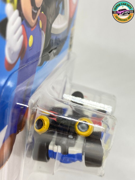 Hot Wheels Mario Kart Mario, Standard Kart Vehicle