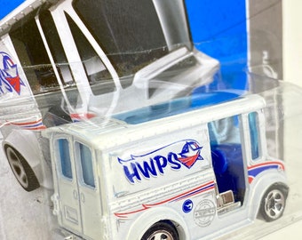 TREASURE HUNT - Bread Box (hwps) (short Card) - Hot Wheels HW City