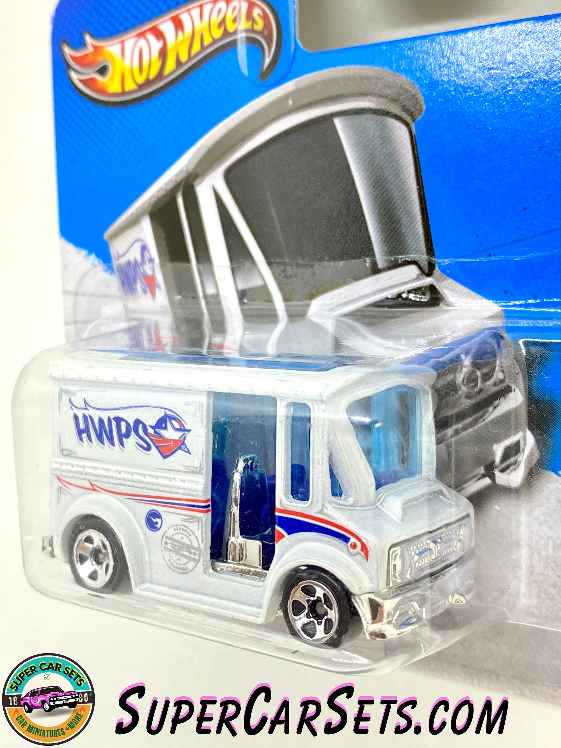 TREASURE HUNT - Bread Box (hwps) (short Card) - Hot Wheels HW City