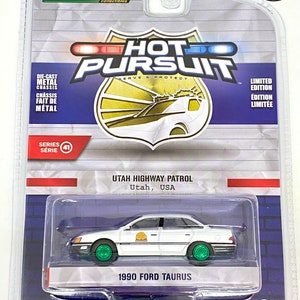 GREEN MACHINE Chase - Utah Highway Patrol - 1990 Ford Taurus - Hot Pursuit - Series 41 - Greenlight Collectibles