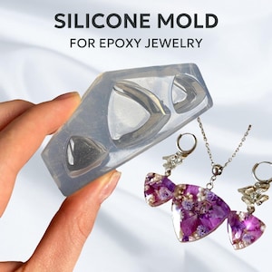 Silicone molds "Triangular picks" for pendants or brooch of epoxy resin. Silicone molds for epoxy resin jewelry