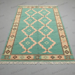 Alfombra Dhurrie tejida a mano en verde agua y beige - 1,5 x 2,4 m / Alfombra de tejido plano bohemio, 15 x 23 cm, 20 x 25 cm, 23 x 30 cm, 25 x 30 cm, 25 x 35 cm, 30 x 35 cm, 30 x 40 cm, 30 x 45 cm
